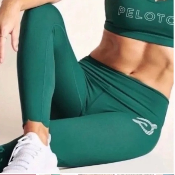 Peloton Pants - Peloton Emerald Green Scalloped Leggings size Small